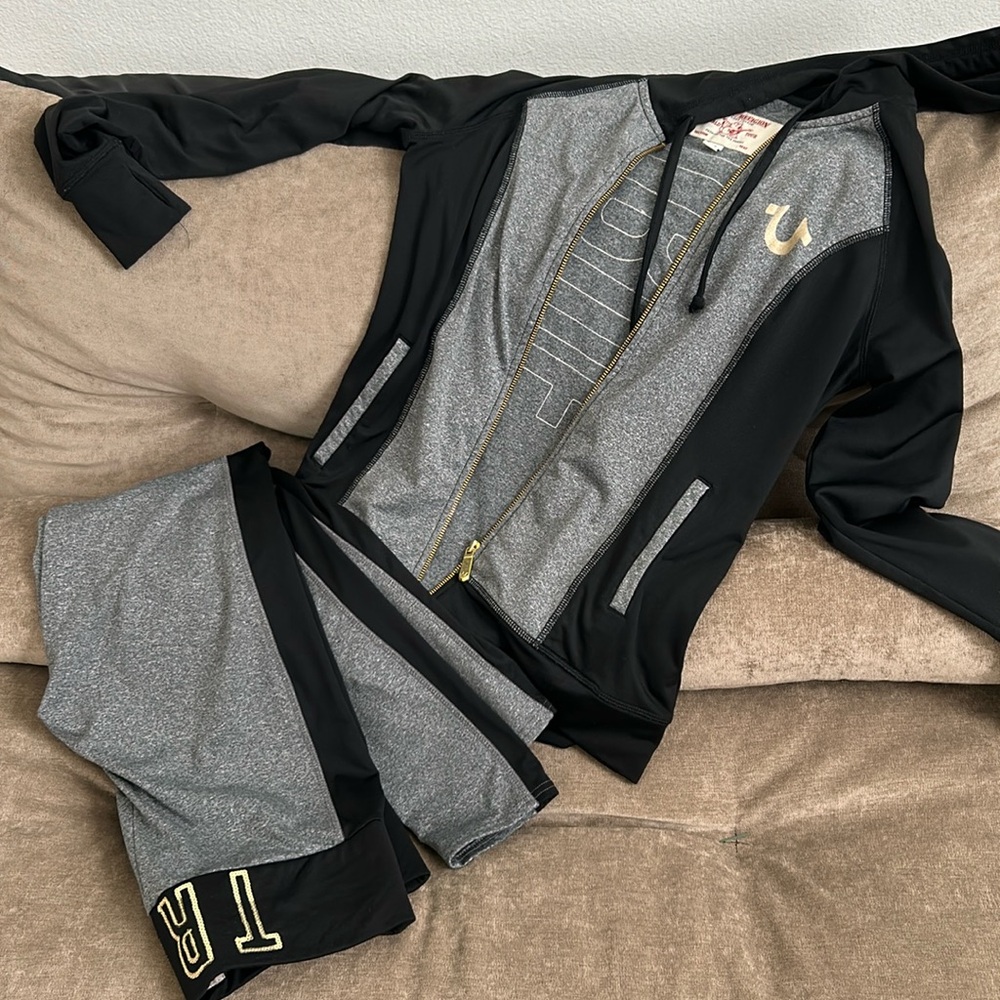 2 piece hoodie set Stretch in size Large